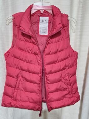 GAP Women's Pink Quilted Puffer Vest